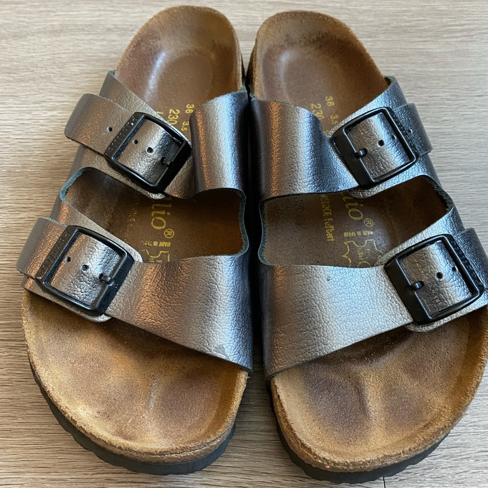 Papillio (Birkenstock footbed) size 6